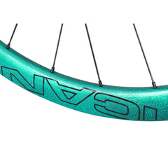 アイカンエアロ40 美品【完成車ではありません。】 ICAN(アイカン)Aero40ディスクブレーキホイールはカメレオン